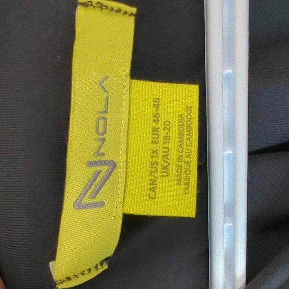 Tunic length top, Nola 1/4 zip - Picture 4 of 5